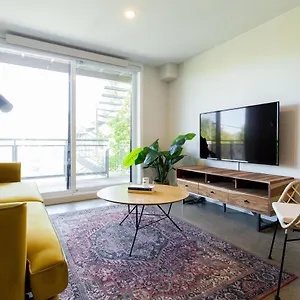 Apartment Huge & Swanky By Atwater Market By Den Stays, Montreal