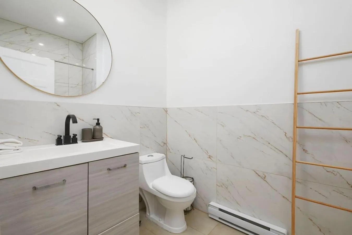 Apartment Inviting 2Br1B In Village Downtown Zh2 Montreal Canada