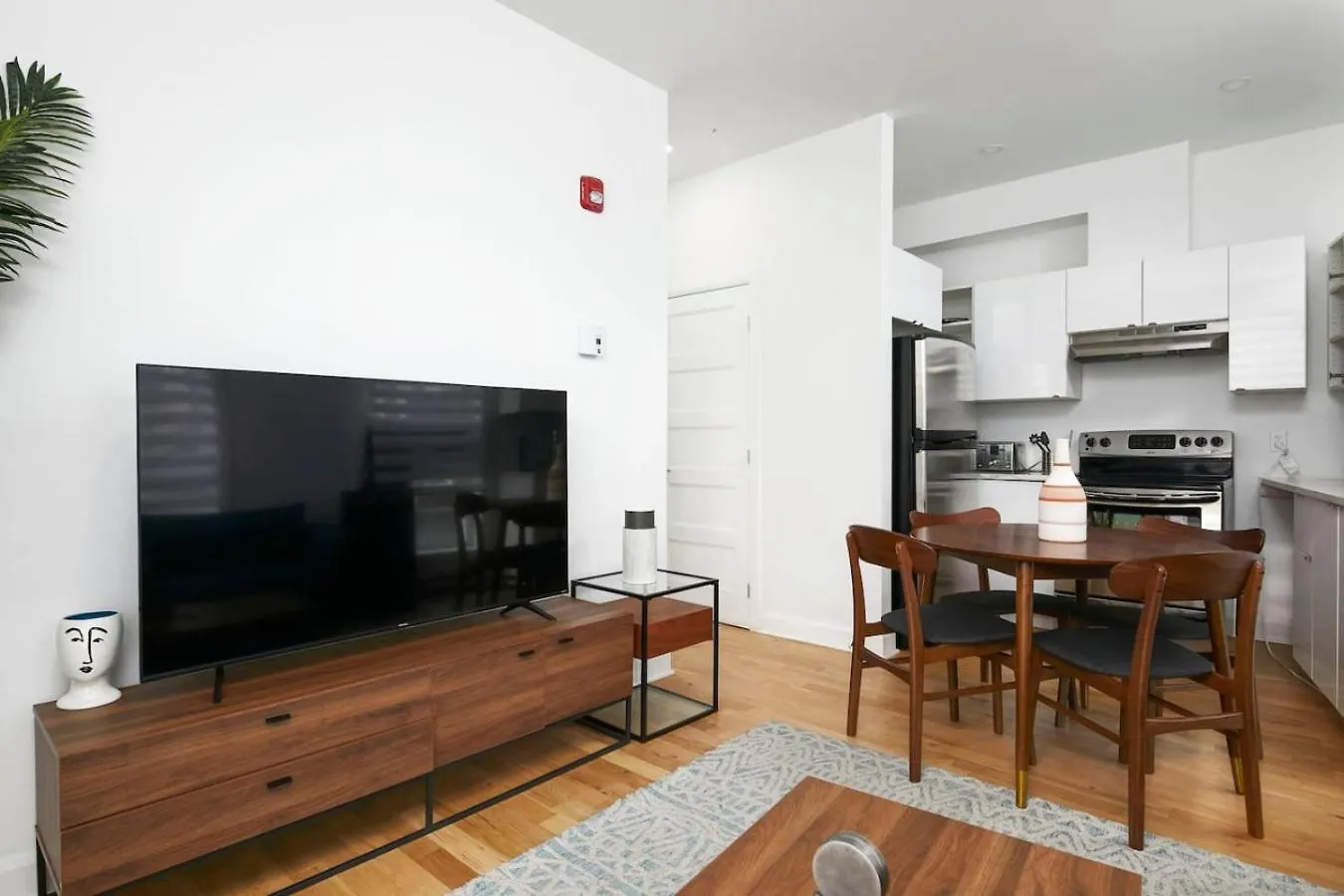 Inviting 2Br1B In Village Downtown Zh2 Montreal